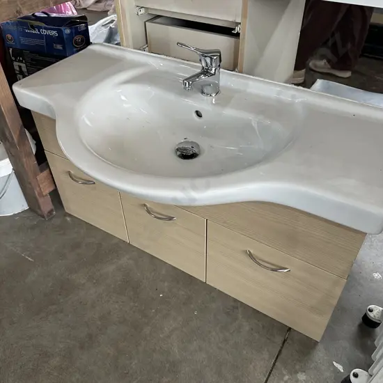 Wall hung vanity