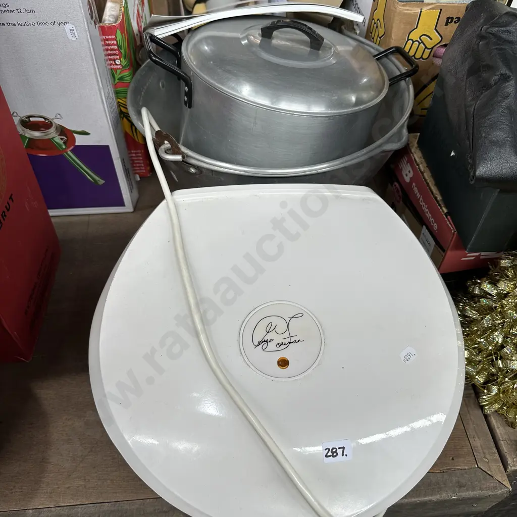 Grill, preserver and pot Image 1++