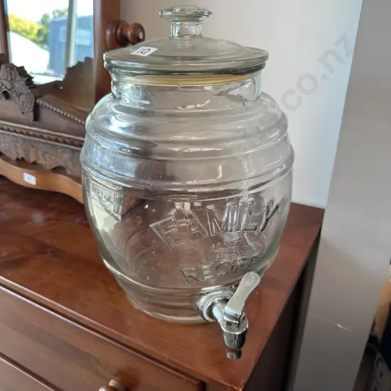 Glass dispenser