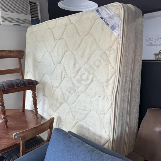 King bed with split base