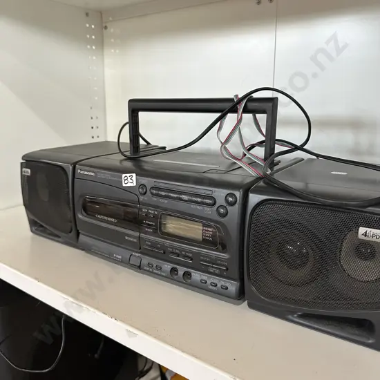 CD & tape deck stereo