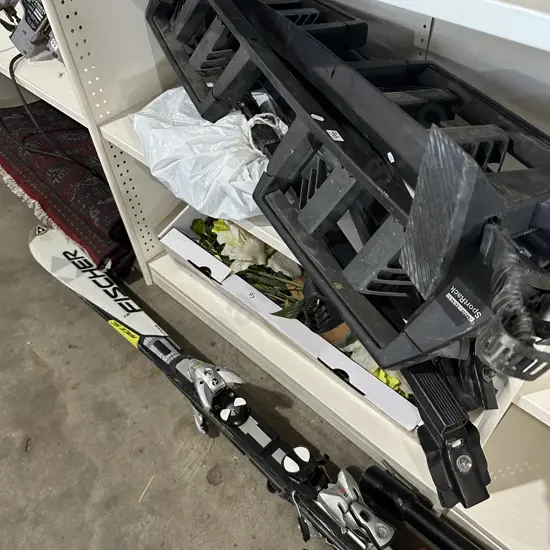 Sport and ski racks & skis