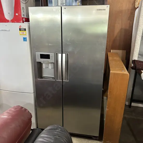 Tidy double door fridge freezer