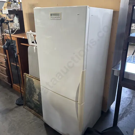Westinghouse fridge freezer - tidy & large