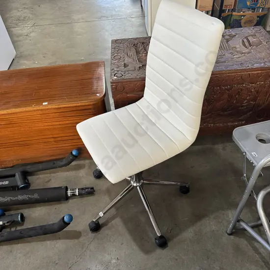 Office chair (permanent height)