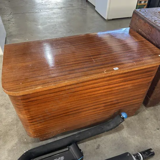 Vintage blanket box (crack on lid)