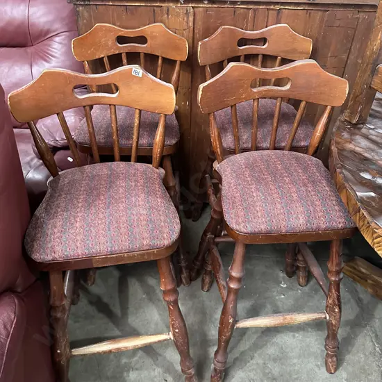 4 bar stools - average