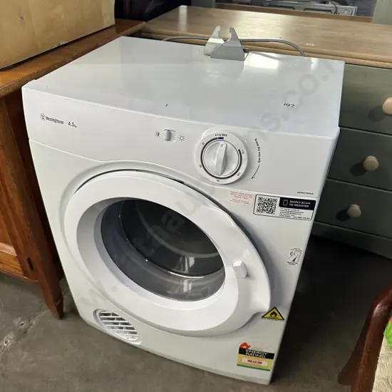 Westinghouse 4.5kg drier - very tidy