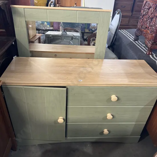 Pine dresser