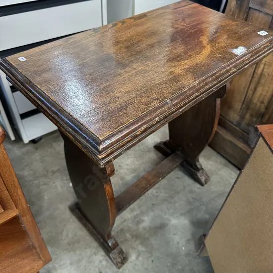 Oak side table (relisted)