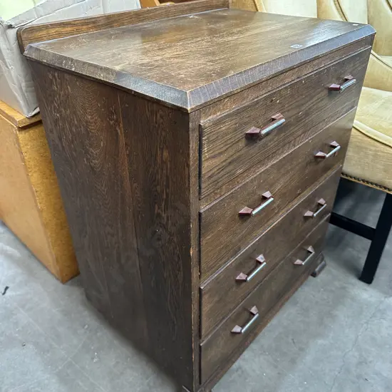 Oak chest of drawers