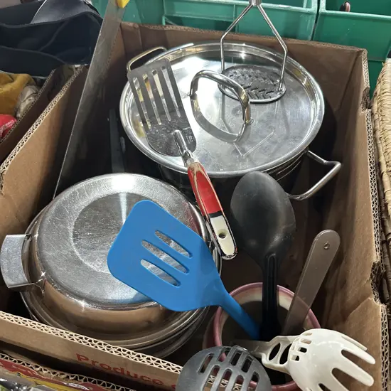 Stock pots, pots, vintage utensils