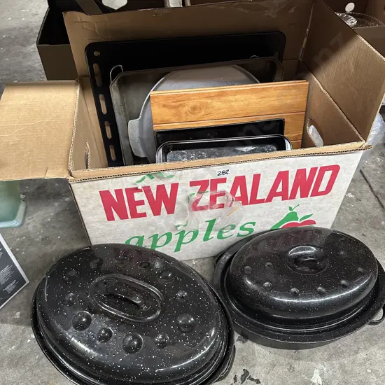 2 roasters, oven trays etc