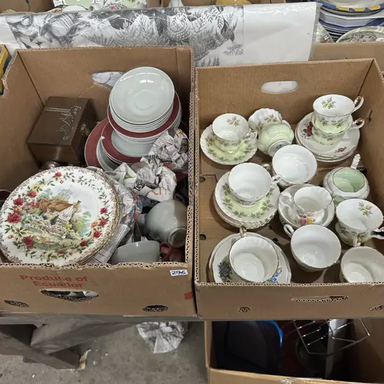 2 box Royal Albert etc