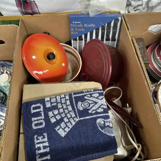 Set steak knives, pot, plates etc