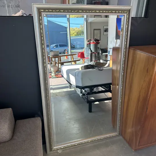 Large heavy bevelled mirror 1580 x 960