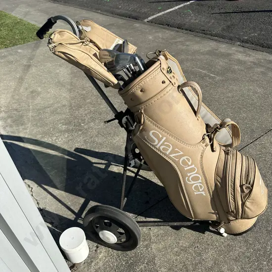 Golf club set, bag and trundler