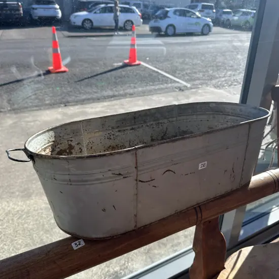 Tin baby bath/planter