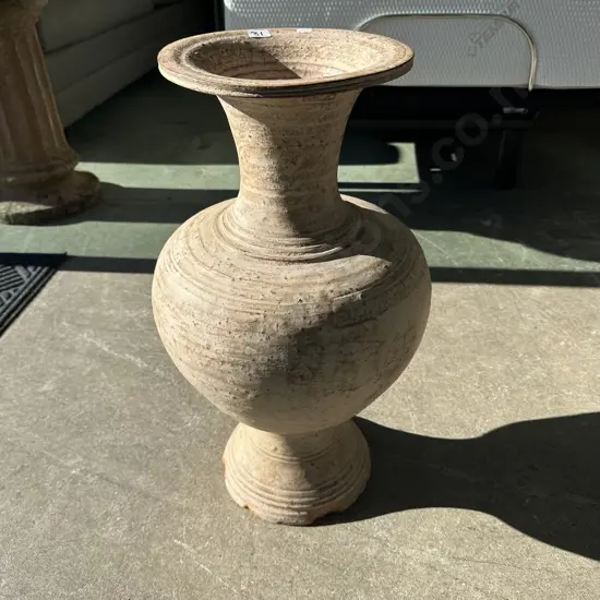 Terracotta vase (damaged)