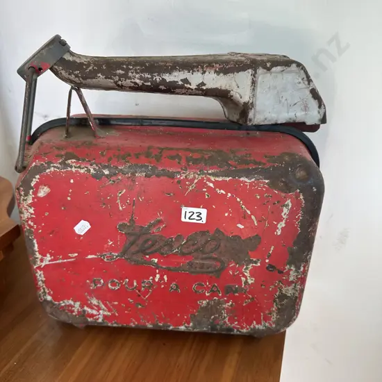 Lesco petrol can