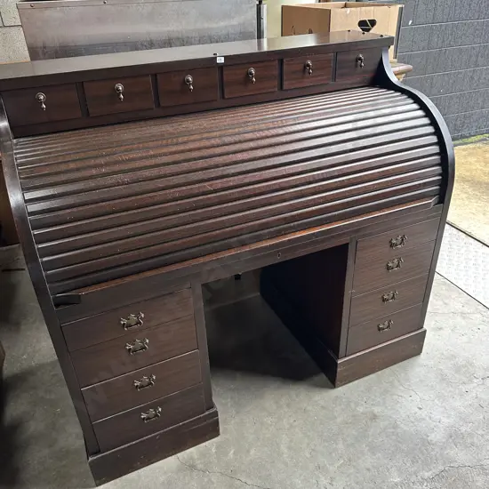 Solid roll top desk