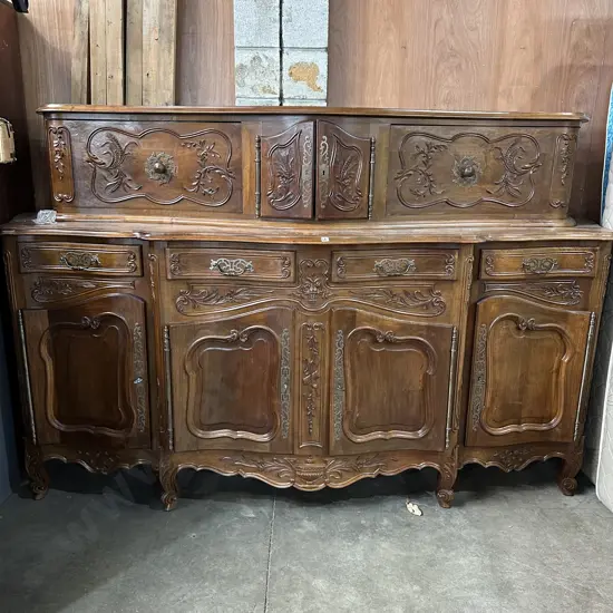 Oriental drinks cabinet