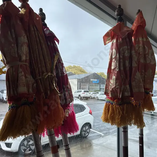 5 Oriental umbrella plus 2 concrete bases