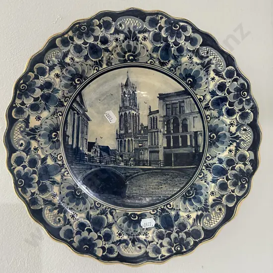 Delft wall plate