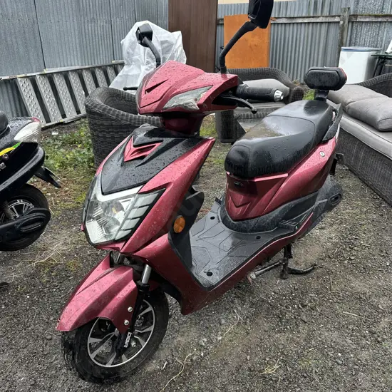 Electric scooter - as is    B3UNG