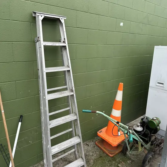 Large ladder (with repair)