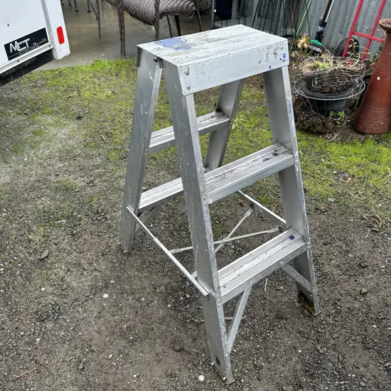 Step ladder