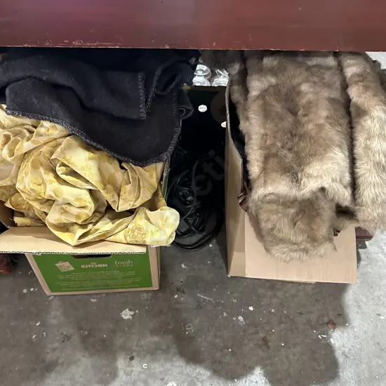 Fur coat, lead, bedding