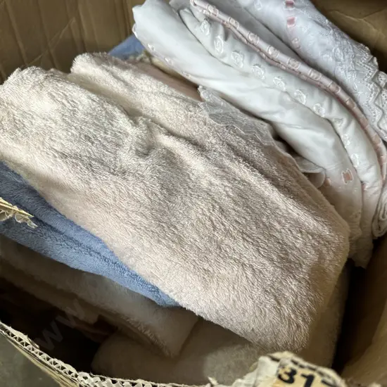 Large box tidy towels