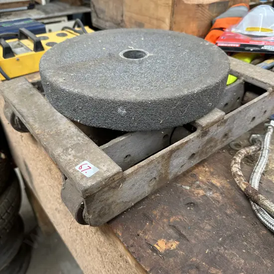 Steel roller, grindstone plus new grinding discs - see other photo