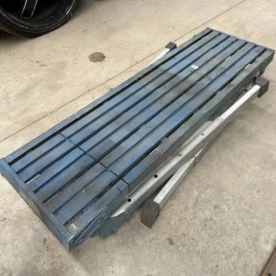 Platform (with cut in it)