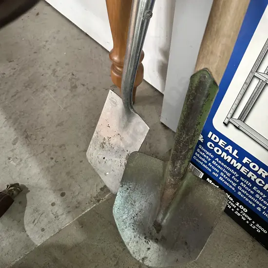 Spade and shovel