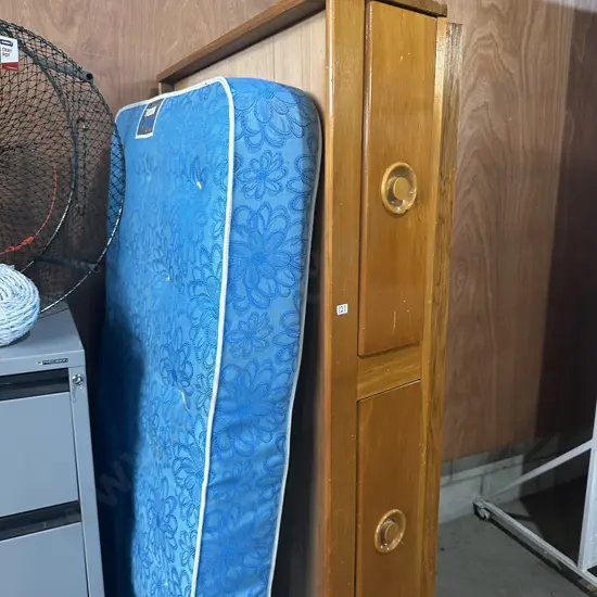 Rimu divan base and single mattress