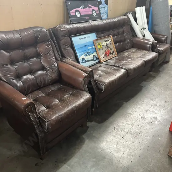 Distressed leather 3pc suite