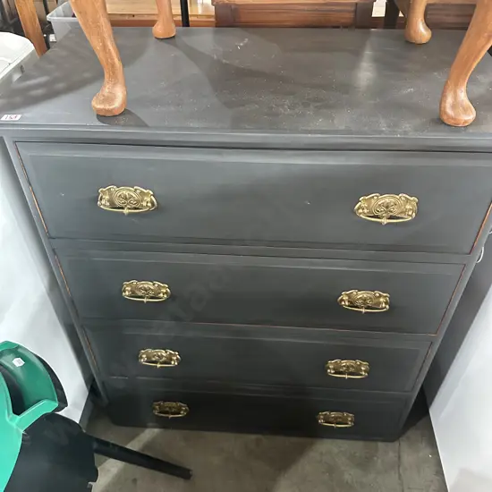 Chest of drawers