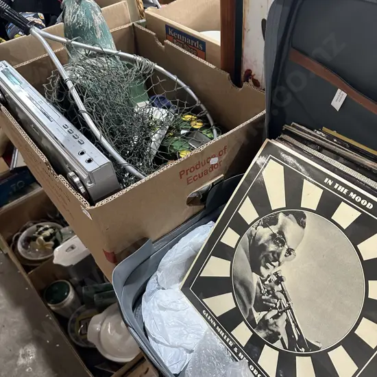 LPs , fisk net, DVD player etc