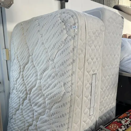 Tidy Sealy single bed