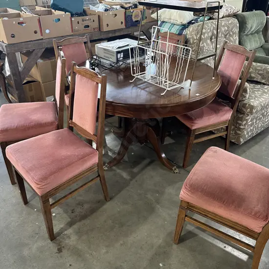Pedestal table & 6 chairs