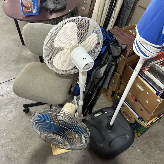 Umbrella, 3 chairs, 2 fans