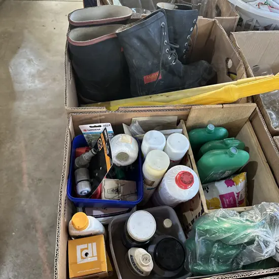 2 box inc size 10 gumboats