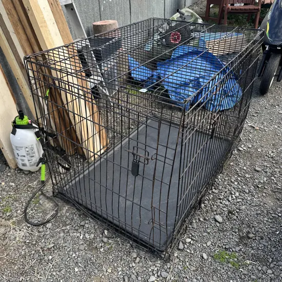 Large dog crate -average