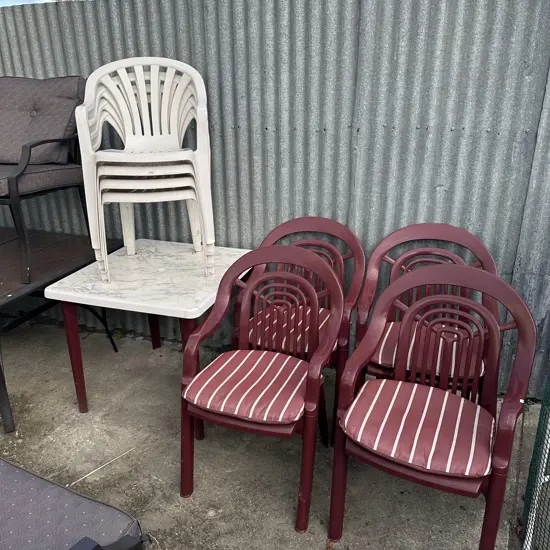 Plastic table and 8 chairs