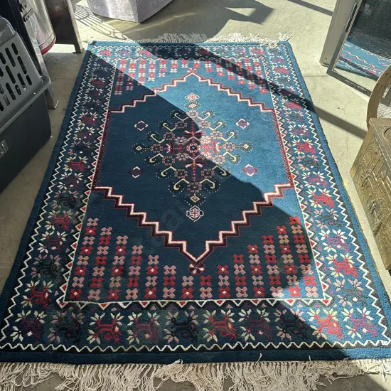 Thick woolen Persian rug 2600 x 1640