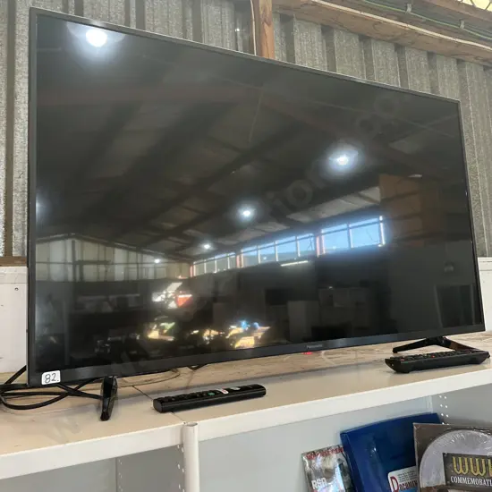 Panasonic TH-43JS610Z Smart TV