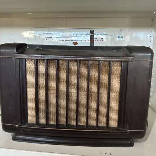 Bakelite radio working