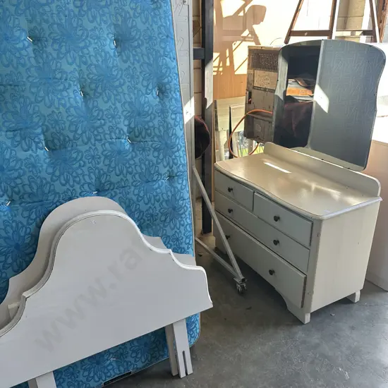 Rimu dressing table and single bed